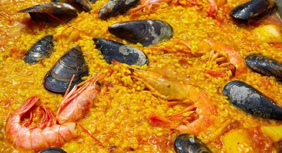 Paso a paso para preparar paella de marisco