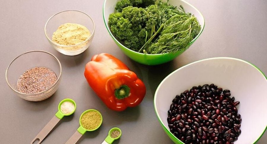 Ingredientes para preparar hamburguesas de frijol