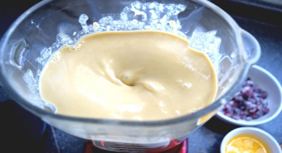Paso a paso para hacer budín de pan con arándanos