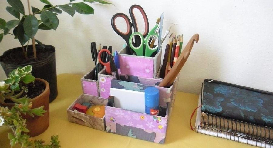 Organizador de escritorio en cartón
