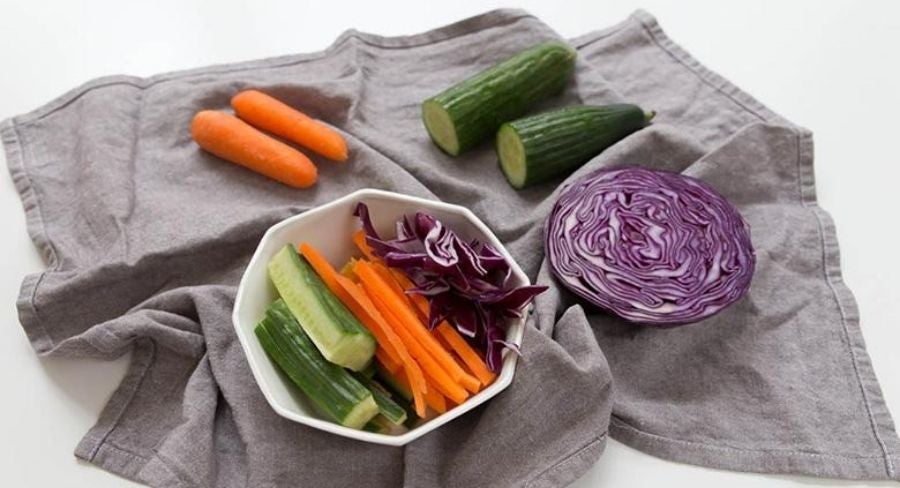 proceso para preparar rollos de vegetales