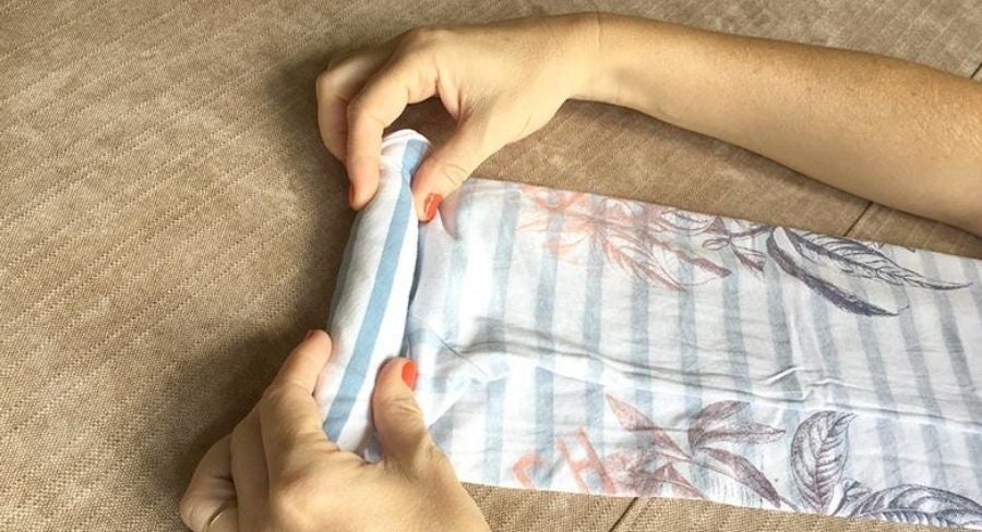 Cómo enrollar las prendas de forma correcta
