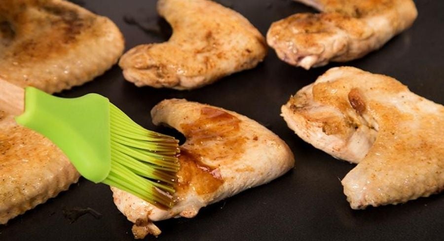 Paso a paso para preparar una salsa para alitas de pollo