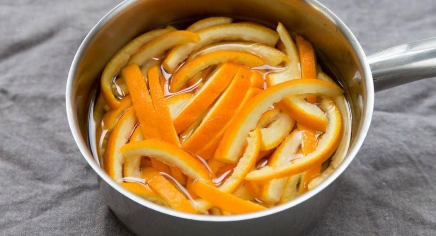 Deliciosos dulces con cáscara de naranjas