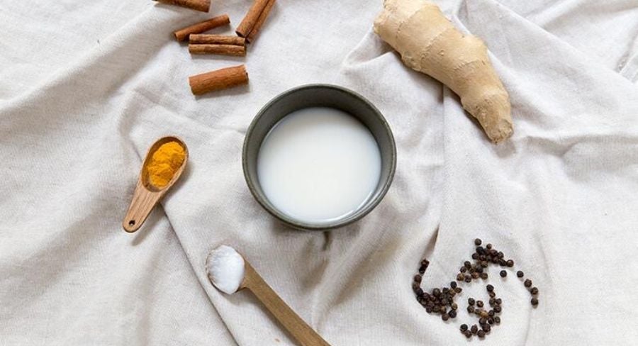 Leche de cúrcuma