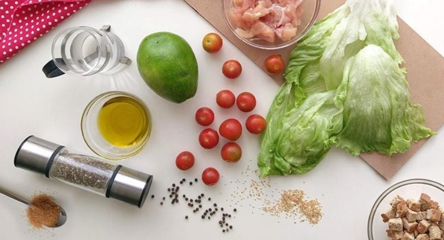 Ingredientes para hacer una ensalada de pollo