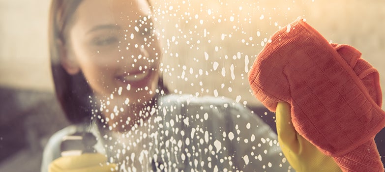 Limpieza de espejos paso a paso con técnica en S y herramientas esenciales