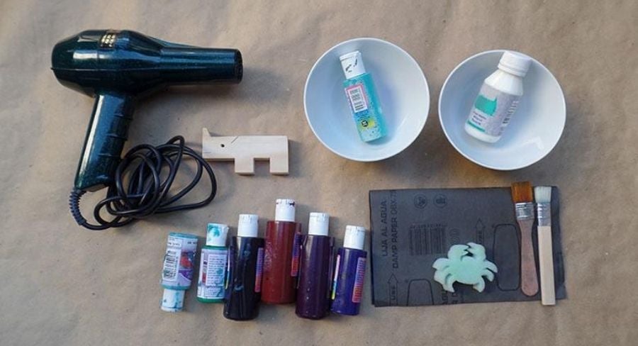 Materiales para pintar y restaurar un mueble de madera