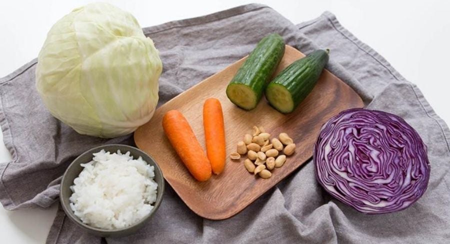 Ingredientes para preparar rollos de vegetales
