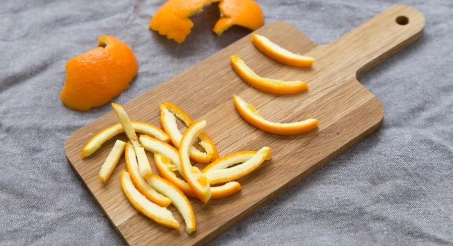 Deliciosos dulces con cáscara de naranjas