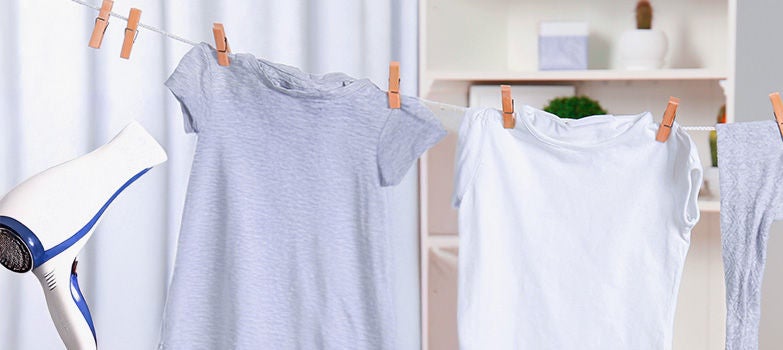 Aprende a planchar con secadora para el cabello y elimina las arrugas de cualquier prenda. Solo necesitas agua, atomizador y una secadora